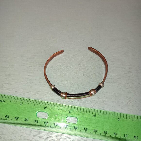 Academia Vintage Copper and Leather Bracelet Cuff Style Metal Adjustable Size - Picture 3 of 5